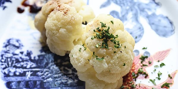 カリフラワーの丸ごと蒸し