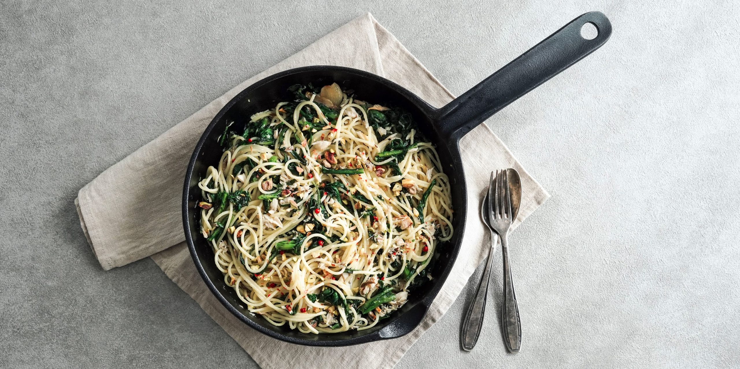 塩鯖と春菊のパスタ