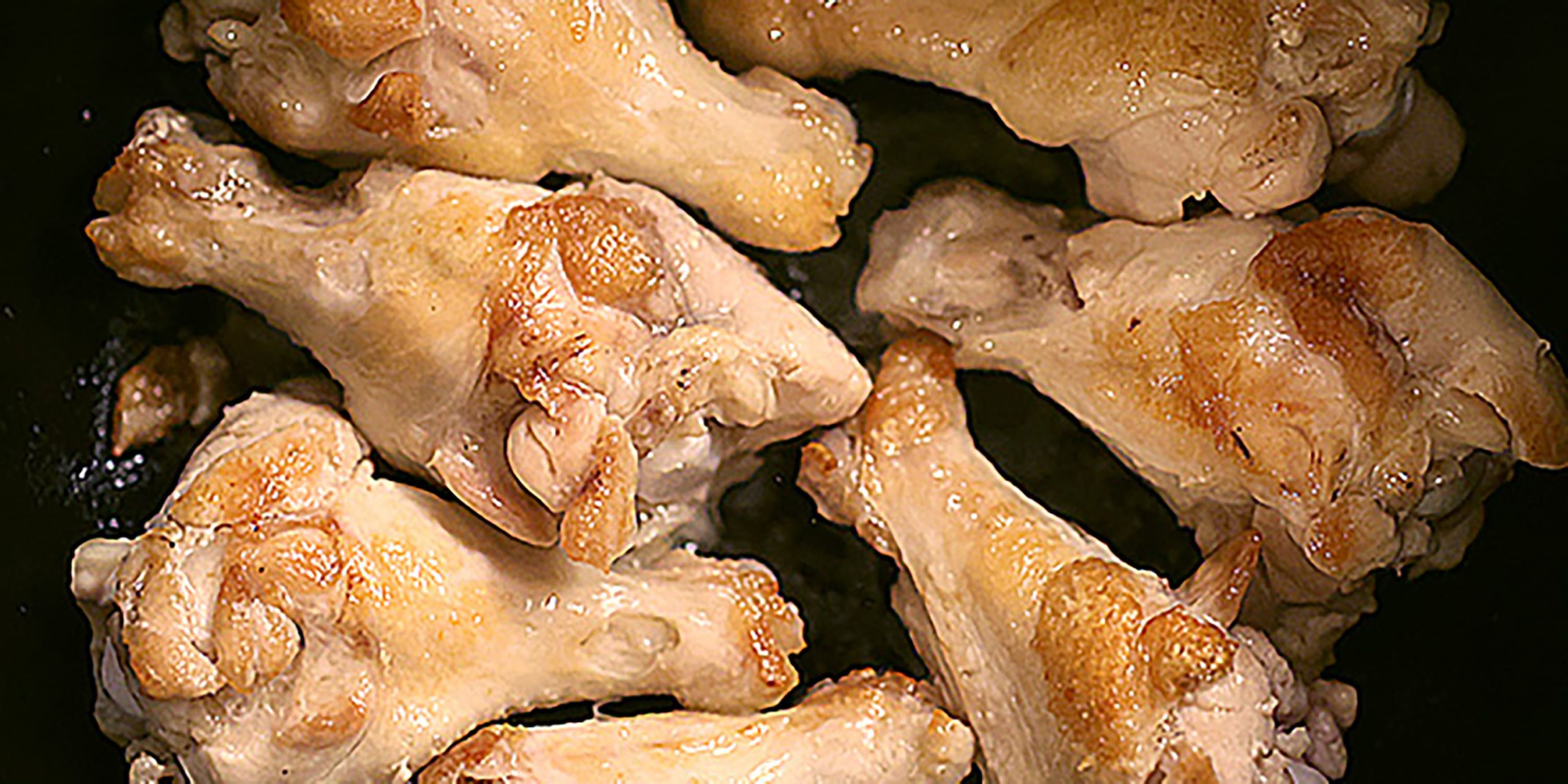 鶏手羽元を焼く