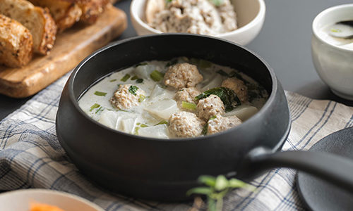 鶏団子とかぶの白いスープ　レシピ