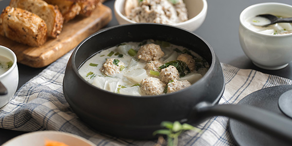 鶏団子とかぶの白いスープ　レシピ