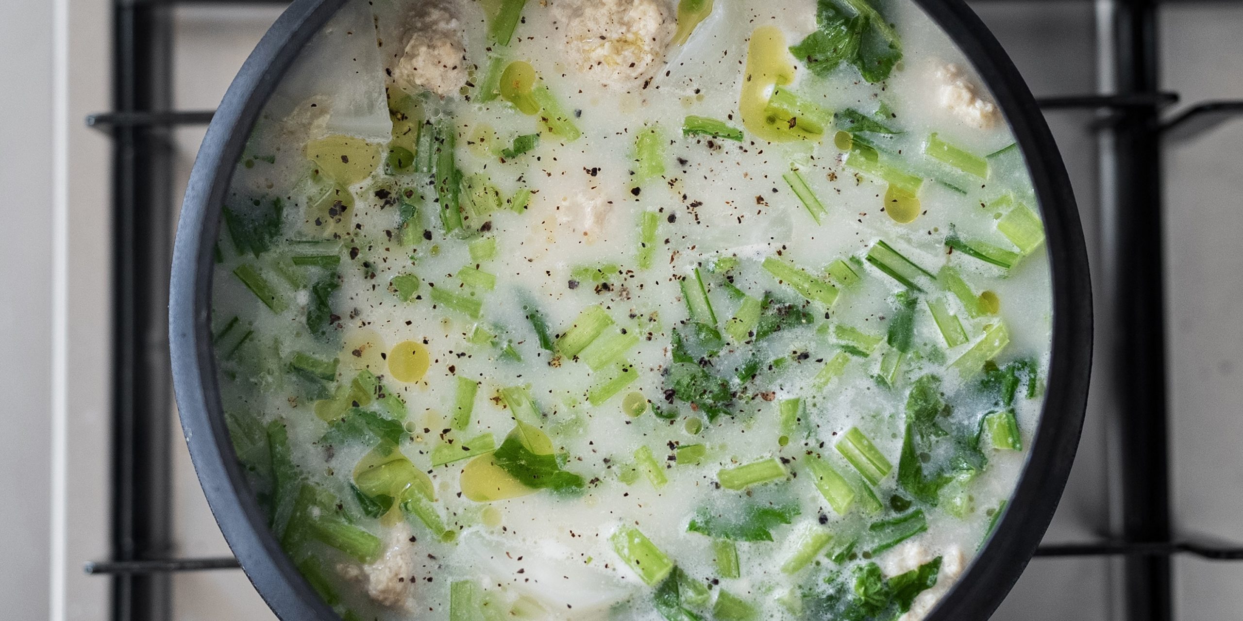 鶏団子とかぶの白いスープ　レシピ