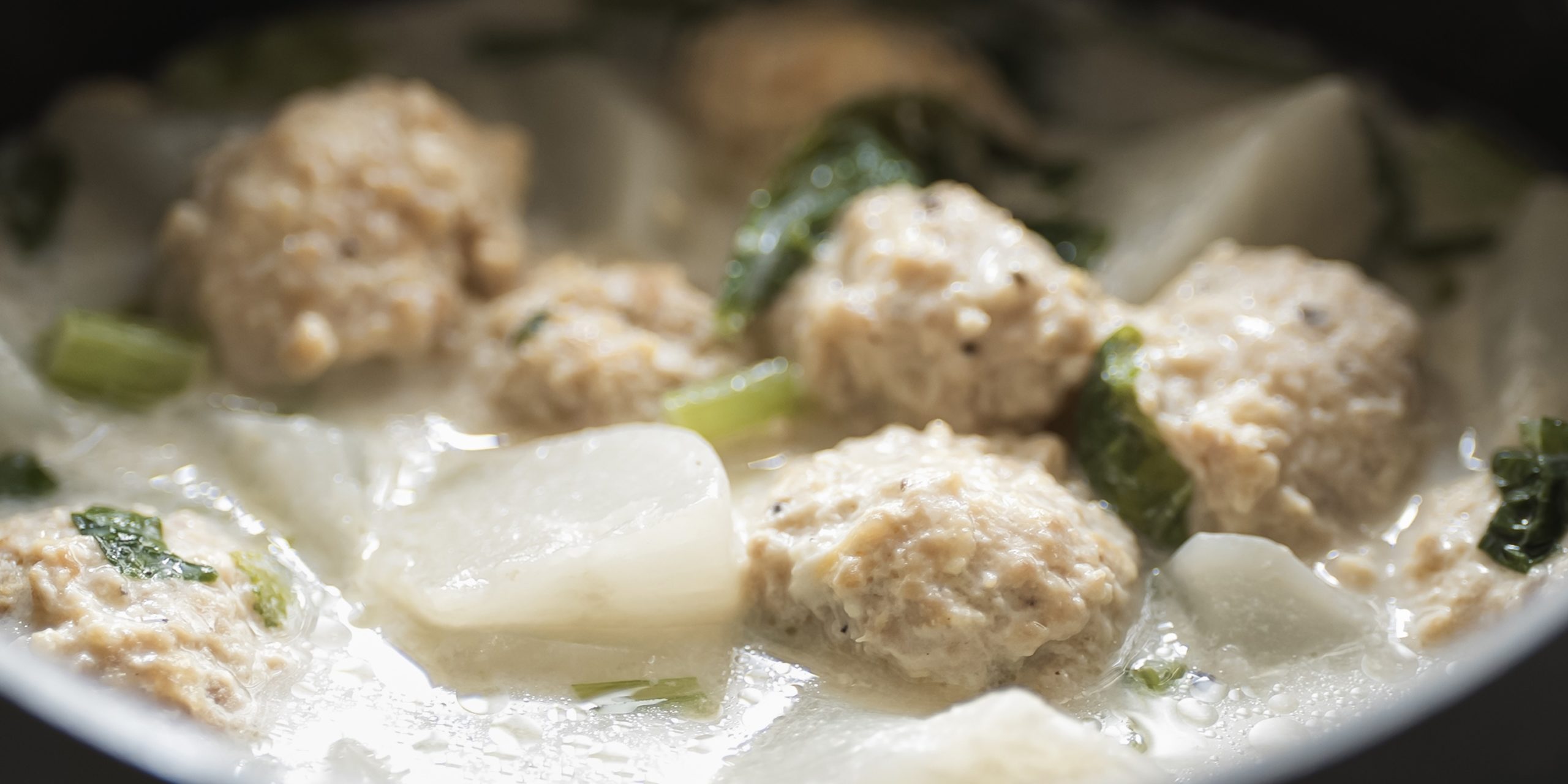 鶏団子とかぶの白いスープ　レシピ